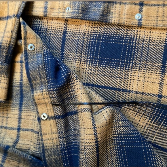 Sofia Plaid Flannel Shacket - Steve Madden - Medium - Picture 3 of 8